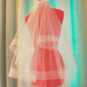 Elegant White Horsehair Bridal Veil Fingertip Length